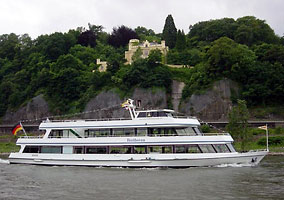 Die MS Beethoven in voller Fahrt auf dem Rhein